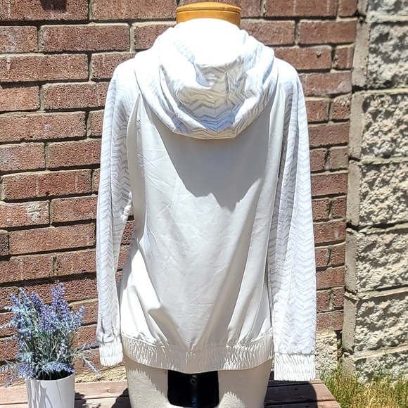 Mondetta white chevron workout jacket - Picture 5 of 5